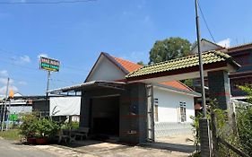 Nhà Nghỉ Hồng Trang - Motel